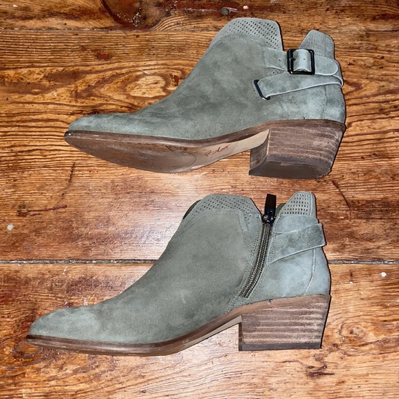 Vince Camuto Suede Exposed Ankle Booties Panthea - Picture 5 of 12